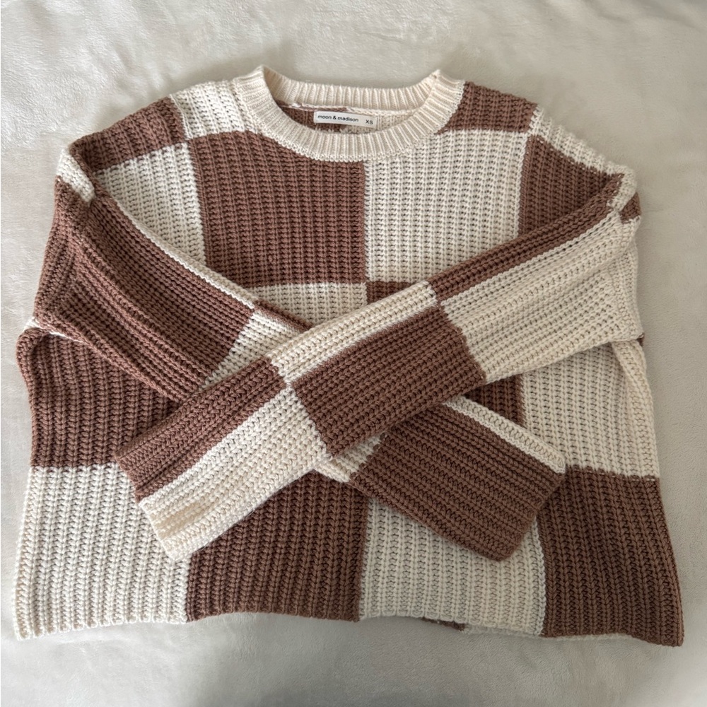 Moon & Madison Knit Sweater Brown and Cream Checkered Size XS